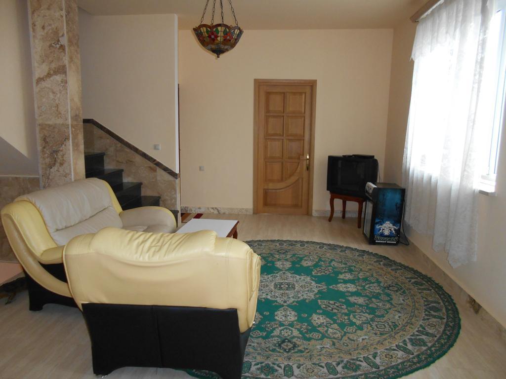 Hotel Сolibri Erywań Zewnętrze zdjęcie
